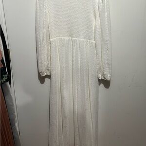 Chic Ivory Long Sleeve Dress